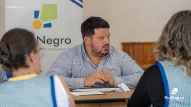 Río Negro - El Intendente Fabricio Tiscornia se reunió con vecinos
